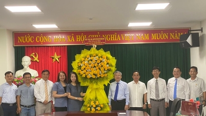 Phó Bí thư Thường trực Tỉnh ủy Nguyễn Đức Dũng thăm các cơ quan báo chí tại Đà Nẵng