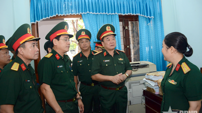 Thượng tướng Hoàng Xuân Chiến kiểm tra, nắm tình hình tại tỉnh Kon Tum