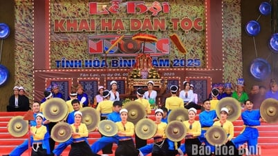 Giữ hồn dân tộc, giữ vững niềm tin: Bài 1 - Văn hóa - trận tuyến mềm