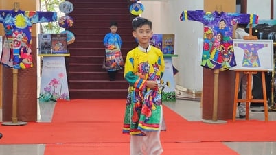 ការបង្ហាញនិងការសម្តែងរបស់ Ao Dai ពីគំនូររបស់សិស្ស
