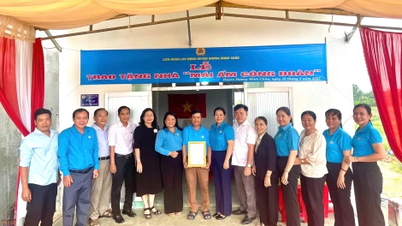 District de Duong Minh Chau : Remise de logements « Union Shelter » aux membres du syndicat en difficulté de logement