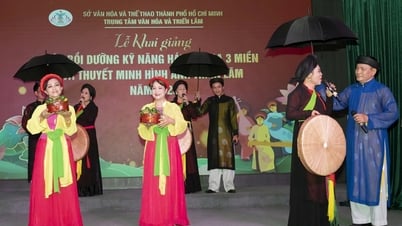 Khai mạc Lớp Bồi dưỡng kỹ năng hát dân ca và thuyết minh hình ảnh triển lãm
