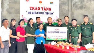 Trao “Nhà nghĩa tình cựu chiến binh” ở xã Yên Nguyên