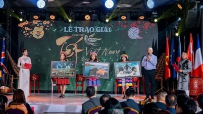 Картина вьетнамско-американского ребенка-художника, посвященная празднику Тет, продана на аукционе почти за 50 миллионов донгов