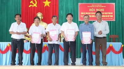 DONG HOA៖ ប្រគល់ឯកសារគម្រោងផែនការទិសខាងកើតផ្លូវ Hung Vuong