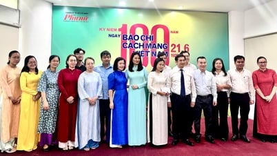ថ្នាក់ដឹកនាំទីក្រុងហូជីមិញទៅសួរសុខទុក្ខទីភ្នាក់ងារសារព័ត៌មានក្នុងឱកាសរំលឹកខួបលើកទី 100 នៃទិវាសារព័ត៌មានបដិវត្តន៍វៀតណាម