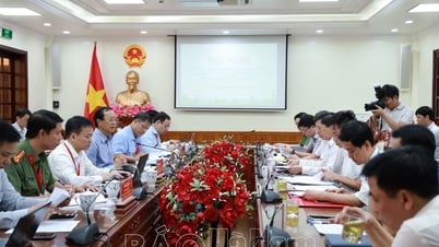 Thứ trưởng Thường trực Bộ Giáo dục và Đào tạo Phạm Ngọc Thưởng làm việc với tỉnh Hà Nam