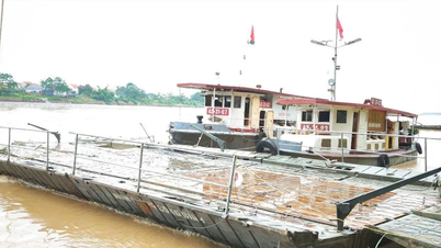 Dự kiến, 14 giờ hôm nay (13-6) dùng phà quân sự tạm thời thay thế cầu phao Phong Châu