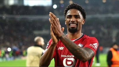 Từ người gom rác trở thành trụ cột tuyển Brazil
