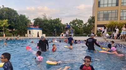 An Sommertagen ist in Quang Nam viel los mit Schwimmkursen für Kinder.