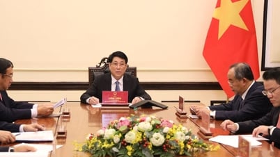 Chủ tịch nước Lương Cường điện đàm với tân Tổng thống Hàn Quốc