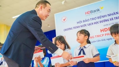 HDBank បានបរិច្ចាគផ្ទះសប្បុរសធម៌ចំនួន 2,000 ក្នុងរយៈពេល 5 ខែដំបូងនៃឆ្នាំនេះ