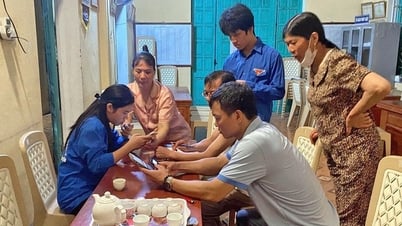 Áo xanh tình nguyện "xóa mù" kỹ năng số cho bà con vùng sâu, vùng xa