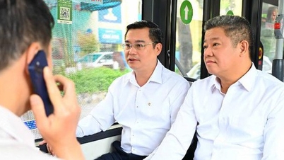 Chuyển động xanh giữa lòng đô thị: Tuyến xe không khói 'Vietcombank Green Bus'