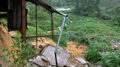 Notevakuierung von zwei durch Erdrutsche bedrohten Haushalten in Tay Giang