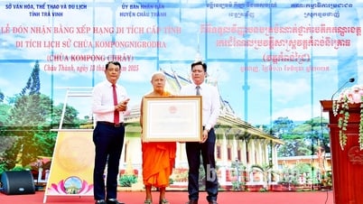 Announcement and reception of the ranking certificate of Kompong Chray pagoda relic