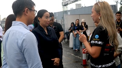 Lãnh đạo thành phố động viên các đội pháo hoa trước đêm tranh tài