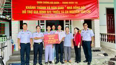 Trung đoàn 196 trao kinh phí xây dựng Nhà đồng đội cho quân nhân có hoàn cảnh khó khăn