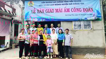 សហព័ន្ធ​ការងារ​ស្រុក​គង​តាយ ប្រគល់​កន្លែង​ស្នាក់​នៅ​សហជីព​ចំនួន​៣