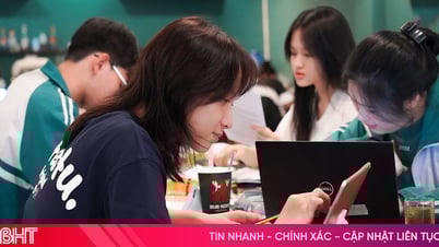 Gen Z Hà Tĩnh ôn thi với công nghệ - Khi YouTube và AI làm "trợ giảng"