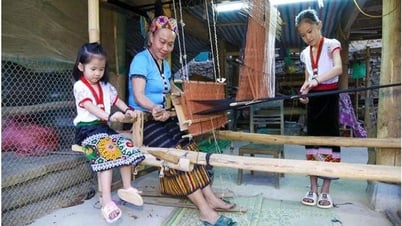 Nghề dệt thổ cẩm của người Thái ở Nghệ An là di sản văn hóa quốc gia