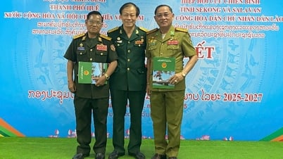 Cựu chiến binh hai tỉnh Salavan và Sekong sang thăm và làm việc