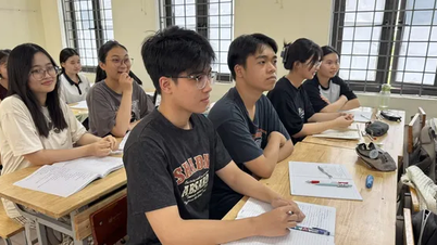 Thi tốt nghiệp THPT 2025: Học sinh làm gì để 'vượt vũ môn'?
