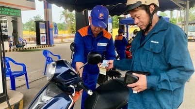 Giá xăng tăng lần thứ 3 liên tiếp