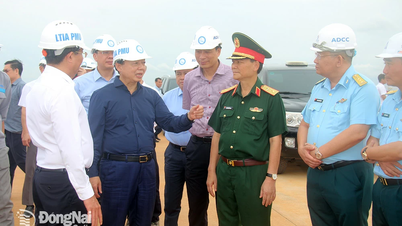 [Serie fotográfica] El viceprimer ministro Tran Hong Ha inspecciona el progreso del proyecto del aeropuerto de Long Thanh.