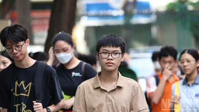 [Foto] Fast 4.500 Kandidaten nehmen an der Aufnahmeprüfung zur 10. Klasse der Nguyen Tat Thanh Schule teil