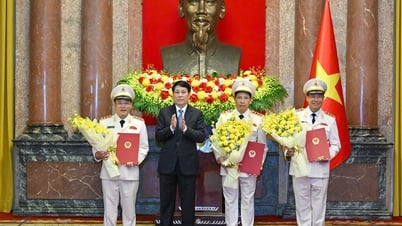 Chủ tịch nước Lương Cường trao quyết định thăng cấp bậc hàm Thượng tướng cho lãnh đạo Bộ Công an