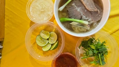 ចានក្តៅនៃ Phat Tai Pho បែបភាគខាងជើងក្នុងពិធីបុណ្យ Cashless Day
