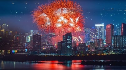 Du lịch ba miền rực rỡ pháo hoa, tưng bừng lễ hội