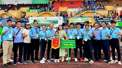 フー・イエンさんは全国高校体育大会で金メダル2個、銅メダル2個を獲得した。