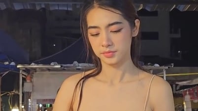 Cô chủ xinh như hoa hậu khiến quán cơm trứng đông nghịt khách