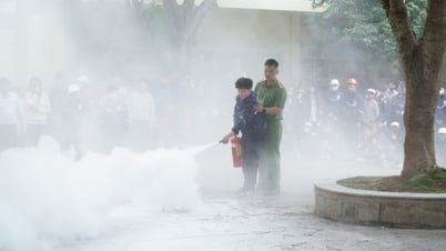 Tập huấn kỹ năng chữa cháy và thoát nạn cho hơn 2.000 người tại Đà Lạt