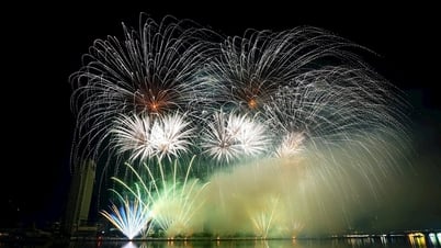 Canada và Trung Quốc cống hiến "bữa tiệc ánh sáng" trên sông Hàn