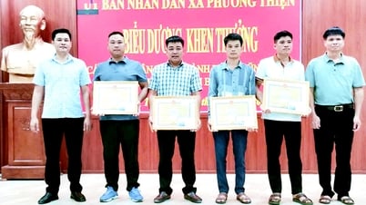 フォンティエン町、溺れる人々を救った勇敢な5人を表彰