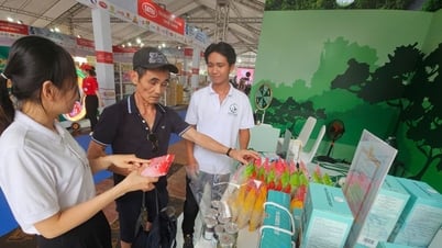 Từ Úc về ghé trải nghiệm Lễ hội không tiền mặt, chọn mua Yến Đảo Cần Giờ để tặng người thân