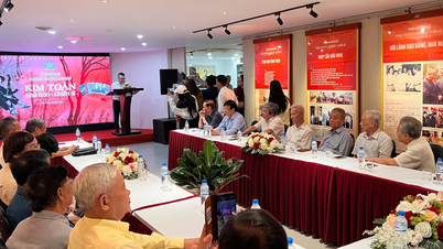 Premiere of documentary "Kim Toan - journalist, soldier"