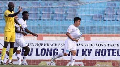 Nam Định quá xứng đáng giành ‘ngôi vua’ hai mùa liên tiếp, CLB Quảng Nam vẫn nơm nớp lo sợ