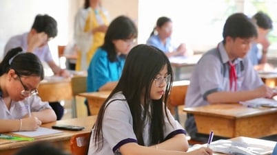 Finaliza la calificación del examen de décimo grado en Ciudad Ho Chi Minh: los puntajes de referencia esperados aumentan ligeramente
