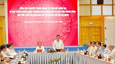Xây dựng báo chí xứng đáng với sứ mệnh mới, vươn mình cùng dân tộc