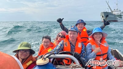 Ngòi bút sắc bén nơi đầu sóng bảo vệ chủ quyền biển, đảo