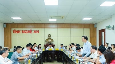 ក្នុងរយៈពេល 6 ខែ ទីភ្នាក់ងាររដ្ឋបាលខេត្ត Nghe An បានទទួលមនុស្សចំនួន 2.000 នាក់មកតវ៉ា បរិហារ និងផ្តល់អនុសាសន៍។