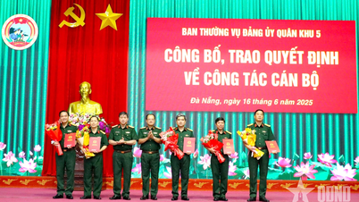 Quân khu 5 công bố, trao quyết định về công tác cán bộ
