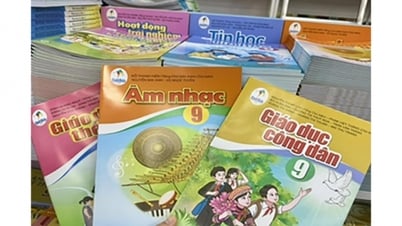 Khắc phục tình trạng khan hiếm sách giáo khoa mỗi mùa tựu trường - thành công của chủ trương xã hội hóa