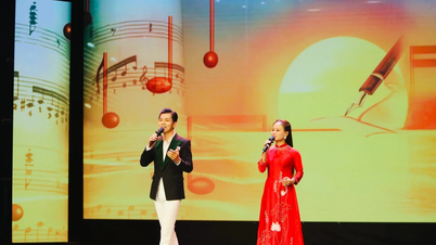 ពានរង្វាន់ចំនួន 30 ត្រូវបានផ្តល់ដល់ស្នាដៃអក្សរសាស្ត្រ និងសិល្បៈលើវិស័យសារព័ត៌មាន។