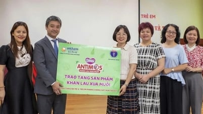 Diana Unicharm tặng khăn lau xua muỗi Bobby Antimos chung tay phòng sốt xuất huyết
