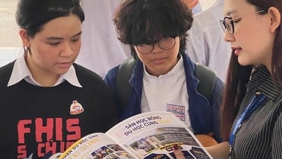 Mỹ vẫn chưa mở lịch phỏng vấn xin visa, du học sinh cần làm gì?